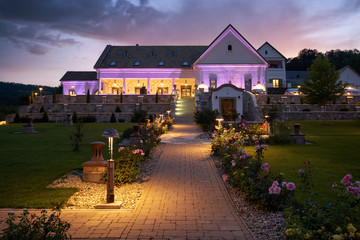 The Benefits of Landscape Lighting